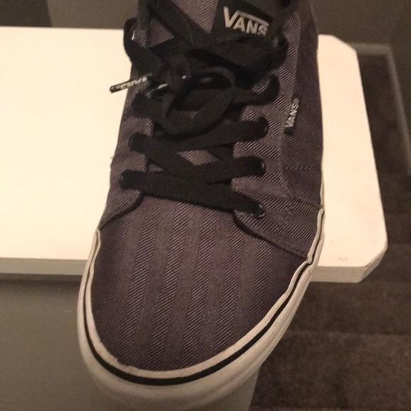Vans - Picture 3 of 7